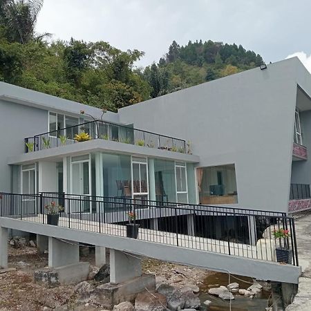 Tiara Bunga Hotel & Villa Balige Exterior foto