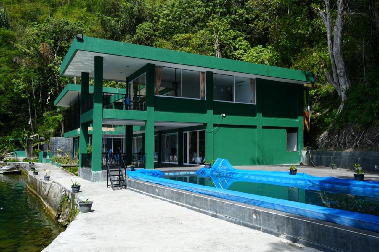 Tiara Bunga Hotel & Villa Balige Exterior foto