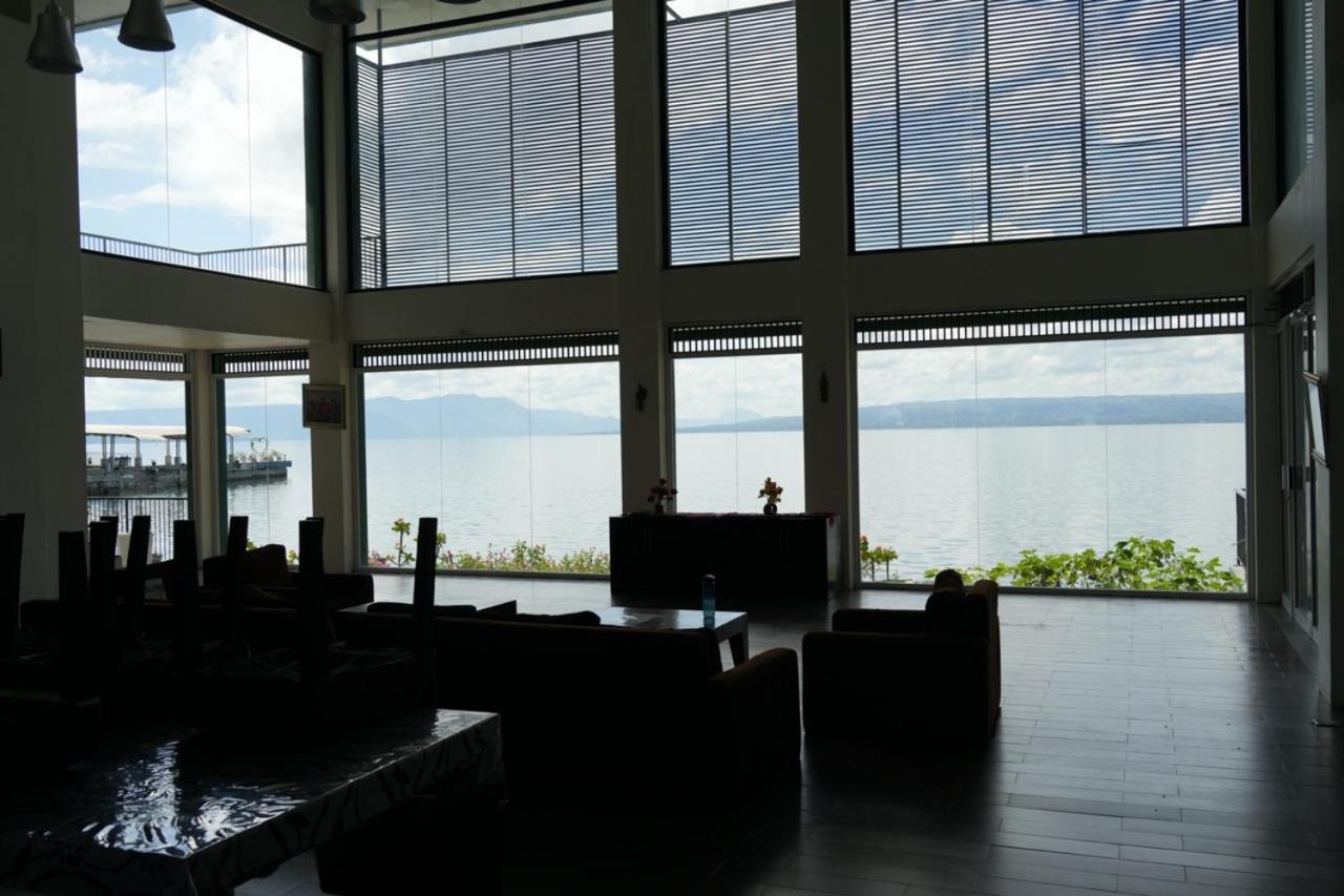 Tiara Bunga Hotel & Villa Balige Exterior foto