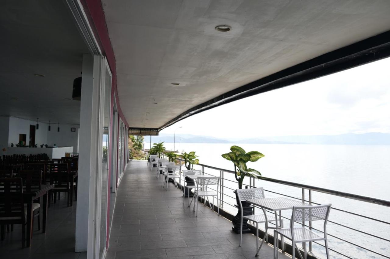Tiara Bunga Hotel & Villa Balige Exterior foto