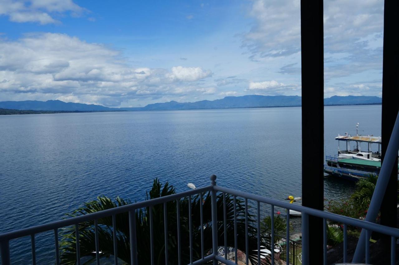 Tiara Bunga Hotel & Villa Balige Exterior foto